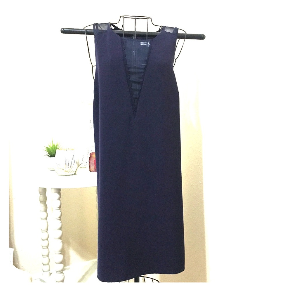 Beautiful v neck sheer top & shoulders dress - M